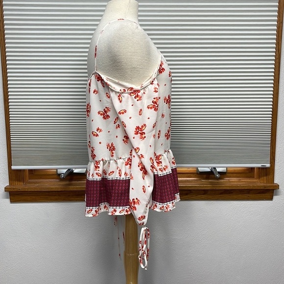 Sienna Sky NWT White and Pink Floral Print Cold Shoulder Peplum Top Size XS - Picture 5 of 10